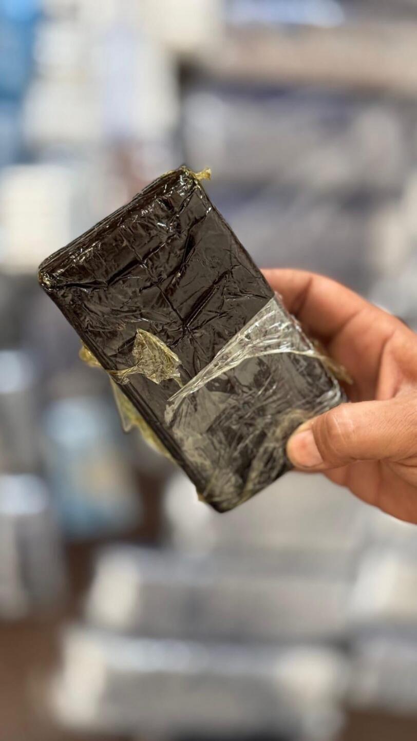 المكافحة في غزة تعلن ضبط حبوب لاريكا وحشيش داخل شاحنات (تُستخدم هذه الصورة بموجب البند 27 أ من قانون الحقوق الأدبية (2007)) المكافحة في غزة تعلن ضبط حبوب لاريكا وحشيش داخل شاحنات