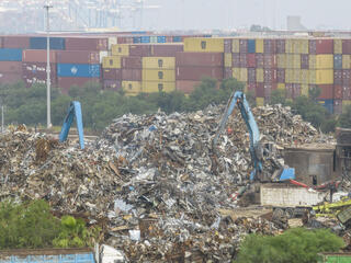 صورة جوية لموقع نفايات معدنية في أشدود