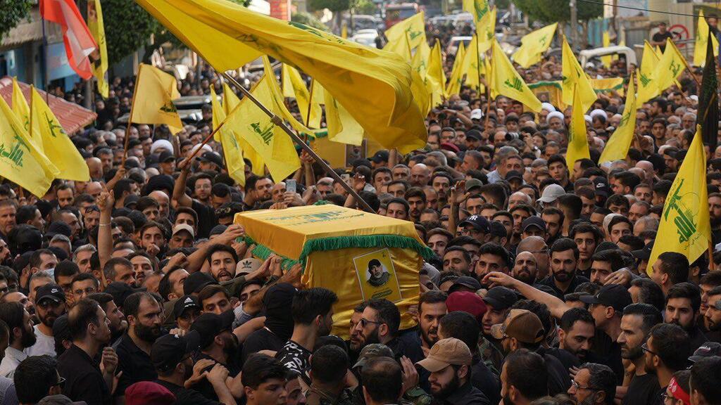 تشييع جثمان هيثم علي الطبطبائي (27أ) تشييع جثمان هيثم علي الطبطبائي