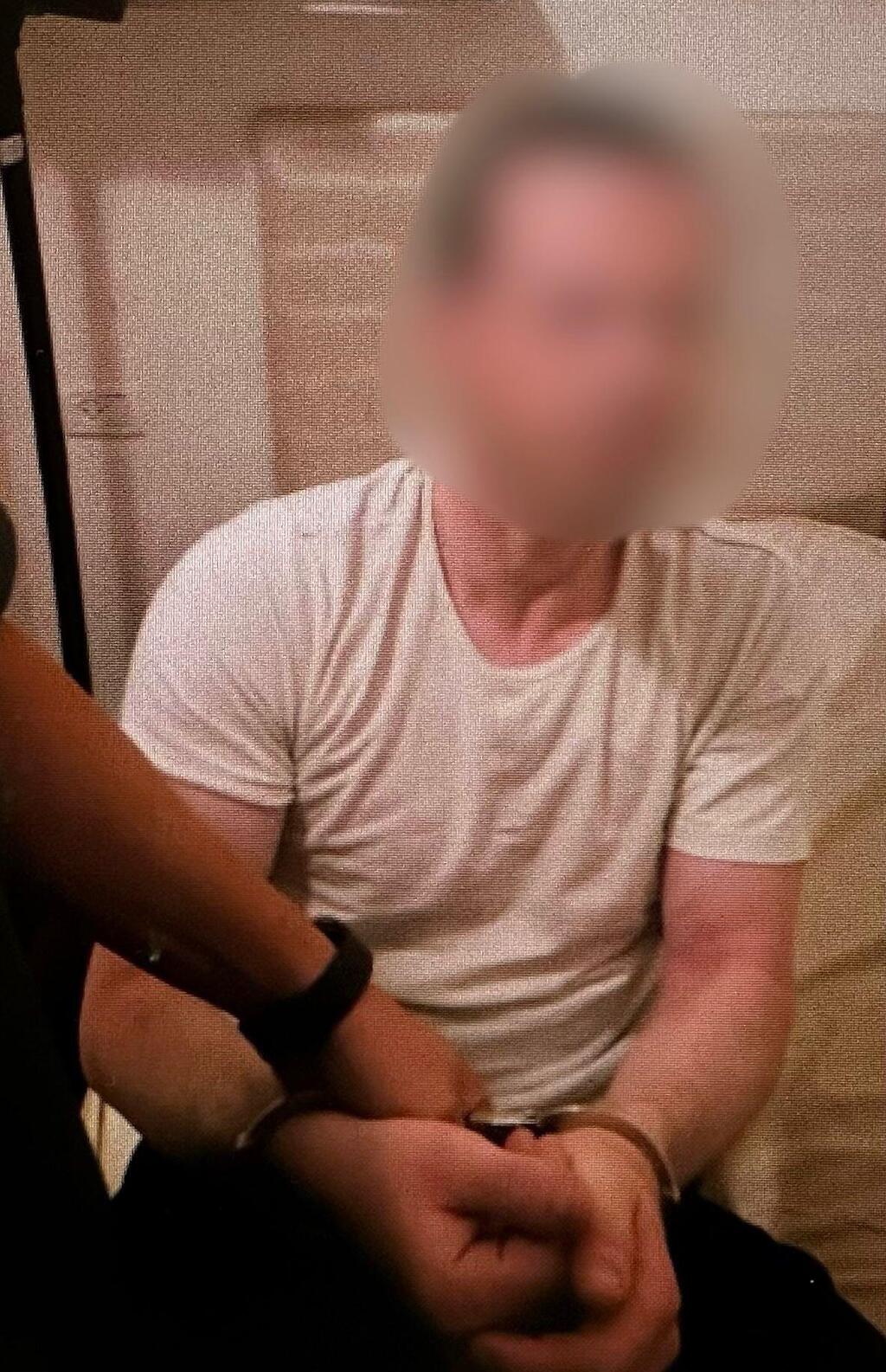 اعتقال مدان بجرائم جنسية (الشرطة) اعتقال مدان بجرائم جنسية