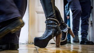 اعتقال شابة