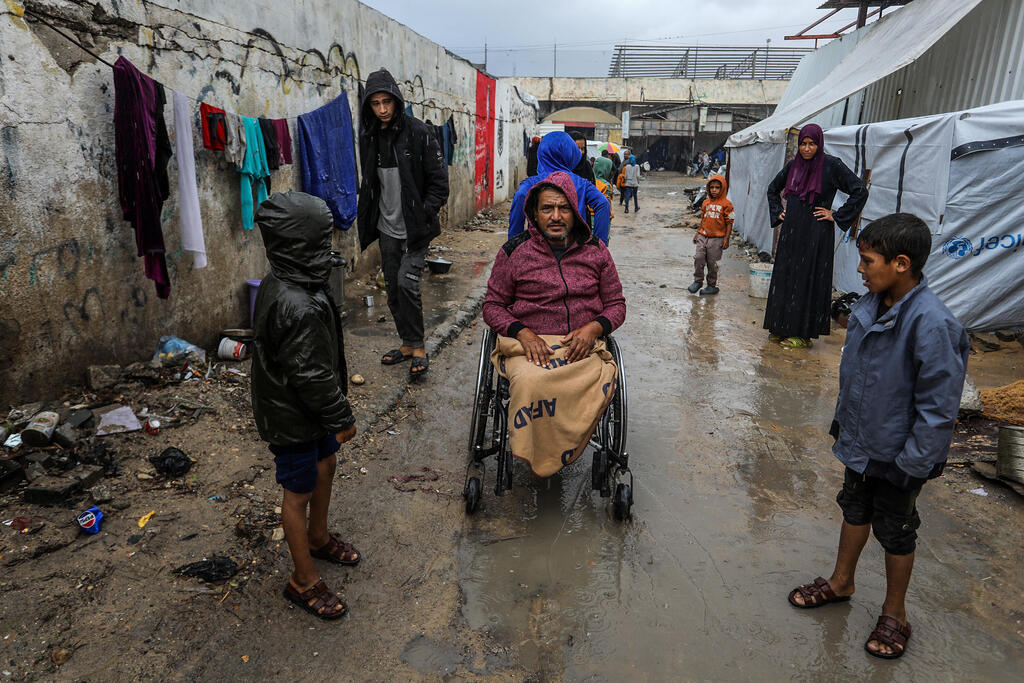 معاناة النازحين في قطاع غزة