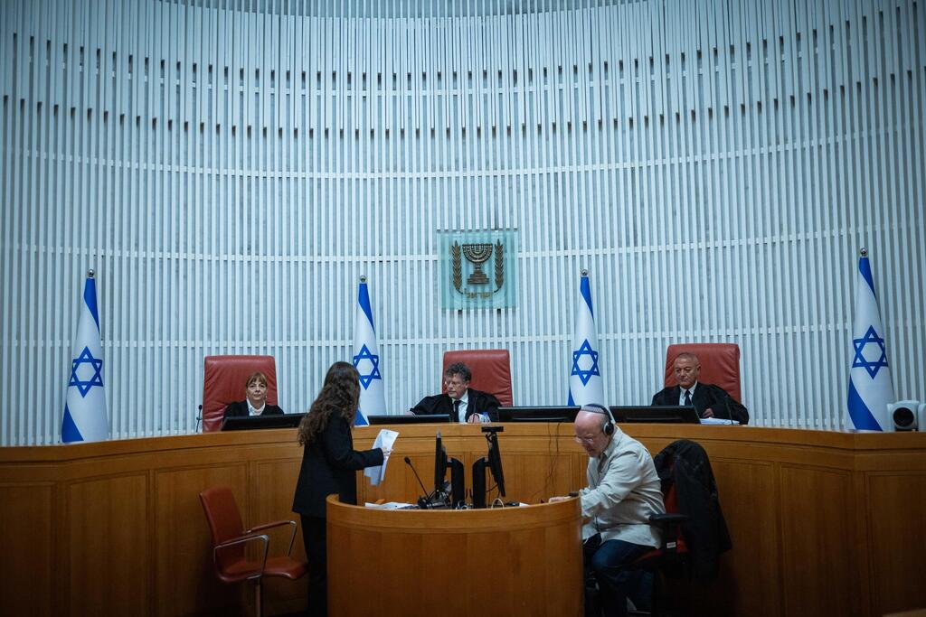 جلسة صاخبة في المحكمة