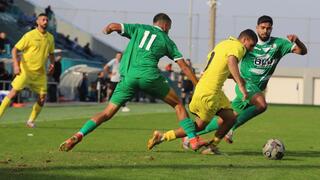 إخاء الناصرة ينتصر بعشرة لاعبين ويُحلّق في الصدارة