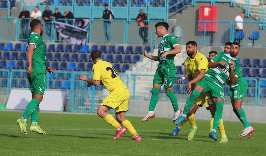 إخاء الناصرة ينتصر بعشرة لاعبين ويُحلّق في الصدارة (راديو الناس) إخاء الناصرة ينتصر بعشرة لاعبين ويُحلّق في الصدارة