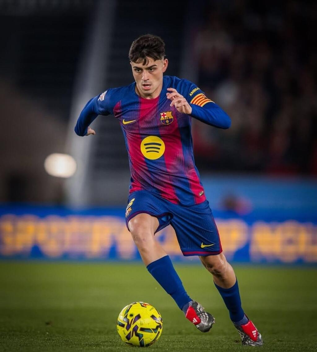 بيدري (الصفحة الرسمية لنادي برشلونة) بيدري