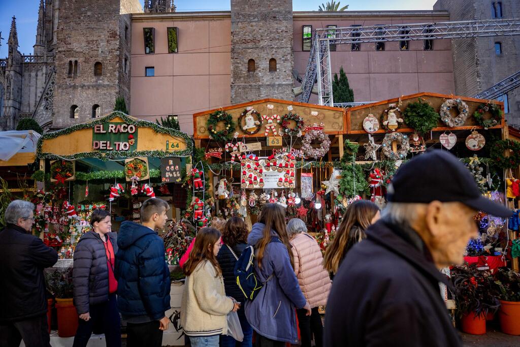 أجواء أسواق الميلاد (Flash90) أجواء أسواق الميلاد