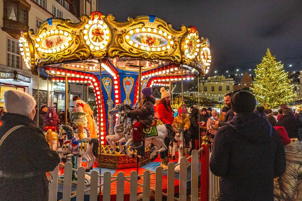 أجواء أسواق الميلاد (Flash90) أجواء أسواق الميلاد