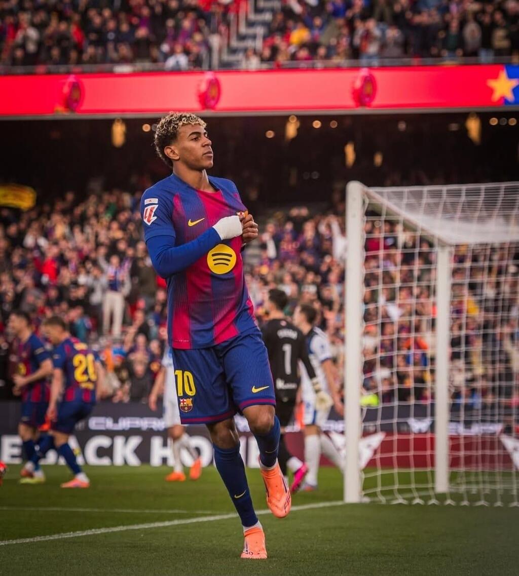 لامين يامال (الصفحة الرسمية لنادي برشلونة) لامين يامال