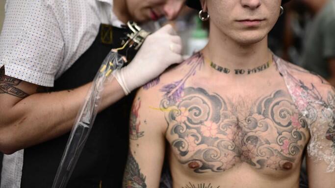 رحلة حبر الوشم داخل الجسم