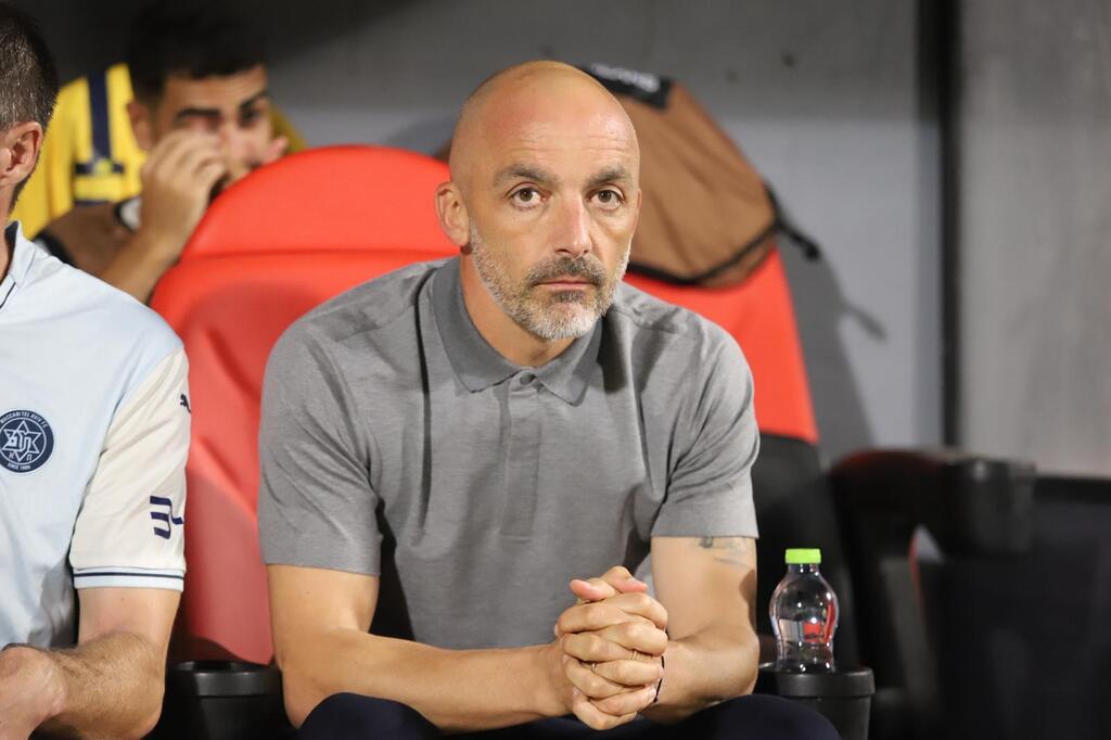 مدرب مكابي تل أبيب (تصوير راديو الناس) مدرب مكابي تل أبيب