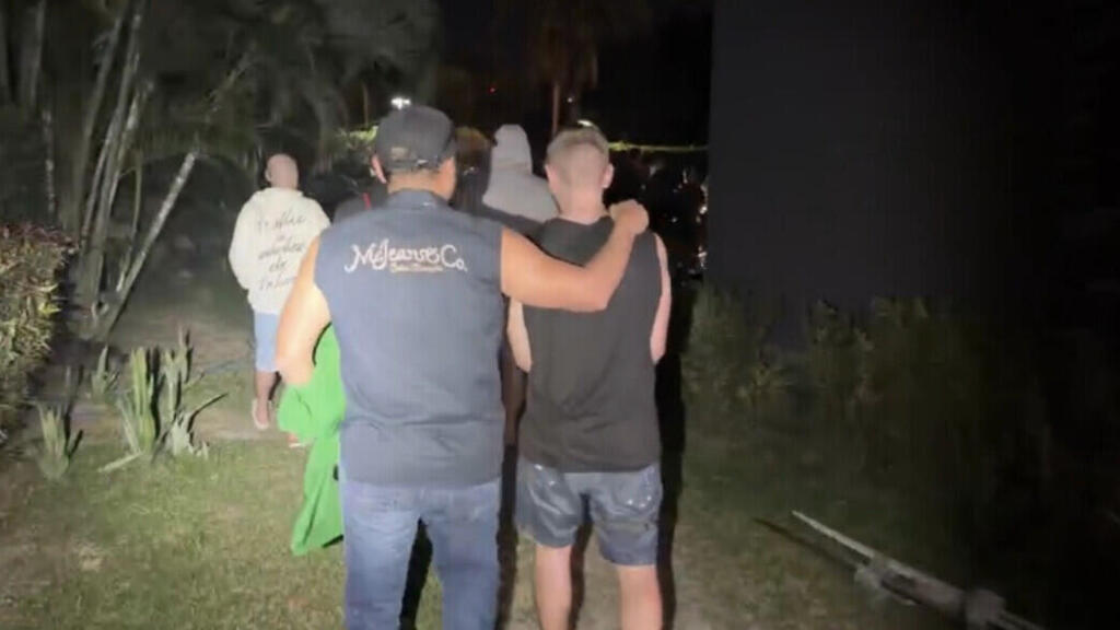 اعتقال سائح من البلاد في تايلند (وفق البند 27 أ لقانون حقوق النشر 2007) اعتقال سائح من البلاد في تايلند