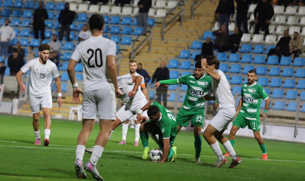 إخاء الناصرة يضرب مكابي كريات آتا بيالك بثلاثية (راديو الناس) إخاء الناصرة يضرب مكابي كريات آتا بيالك بثلاثية