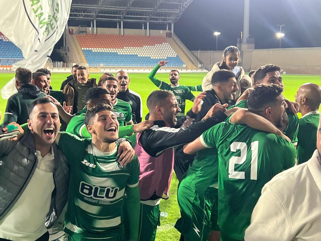 إخاء الناصرة يضرب مكابي كريات آتا بيالك بثلاثية (راديو الناس) إخاء الناصرة يضرب مكابي كريات آتا بيالك بثلاثية