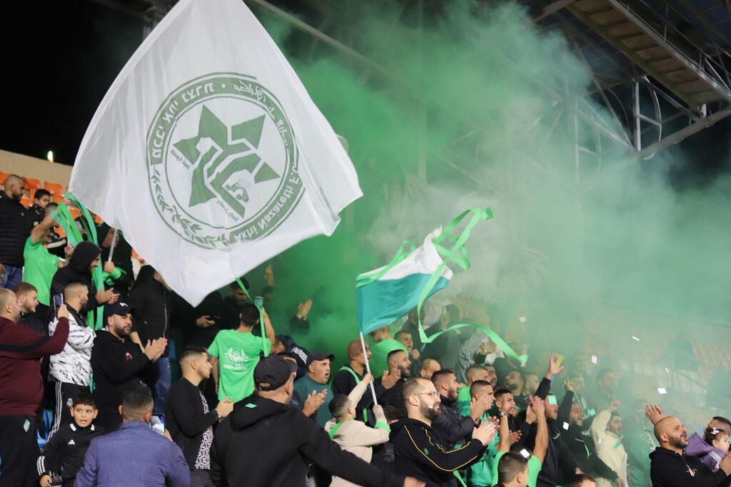 إخاء الناصرة يضرب مكابي كريات آتا بيالك بثلاثية (راديو الناس) إخاء الناصرة يضرب مكابي كريات آتا بيالك بثلاثية