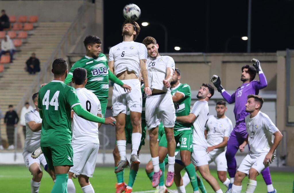 إخاء الناصرة يضرب مكابي كريات آتا بيالك بثلاثية (راديو الناس) إخاء الناصرة يضرب مكابي كريات آتا بيالك بثلاثية