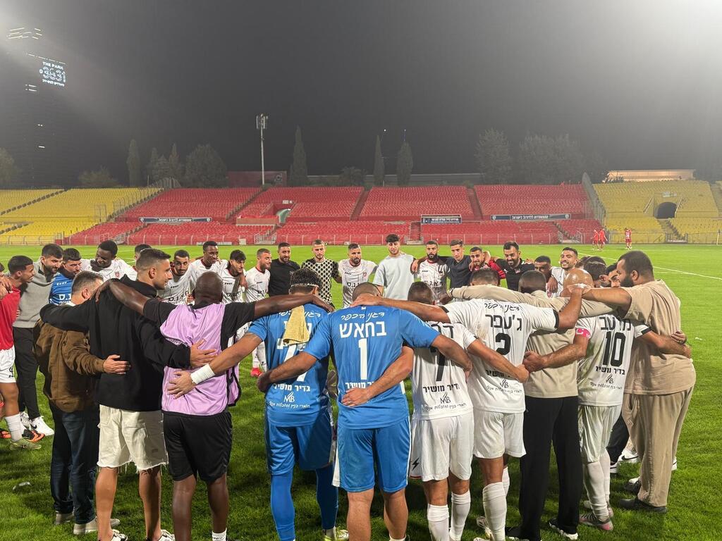 عودة كفرقاسم لمسار الانتصارات (راديو الناس) عودة كفرقاسم لمسار الانتصارات