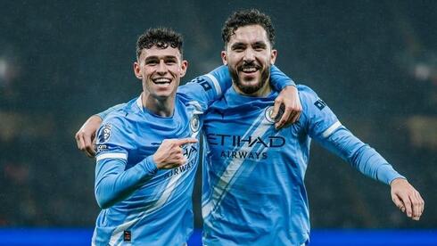 مانشستر سيتي يضرب بثلاثية