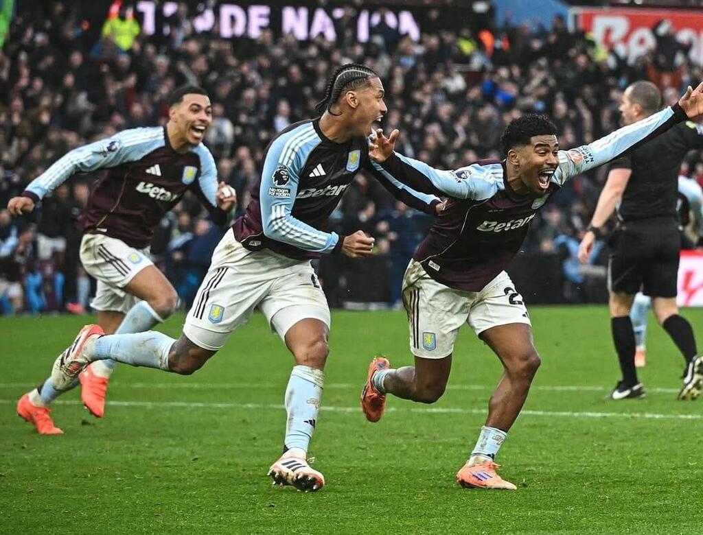 أستون فيلا يصعق آرسنال في الدقيقة 94 (نادي أستون فيلا - الصفحة الرسميّة) أستون فيلا يصعق آرسنال في الدقيقة 94