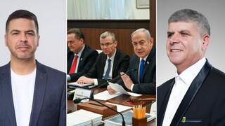 من اليمين: د. سمير محاميد، جلسة حكومية، حسان طوافرة