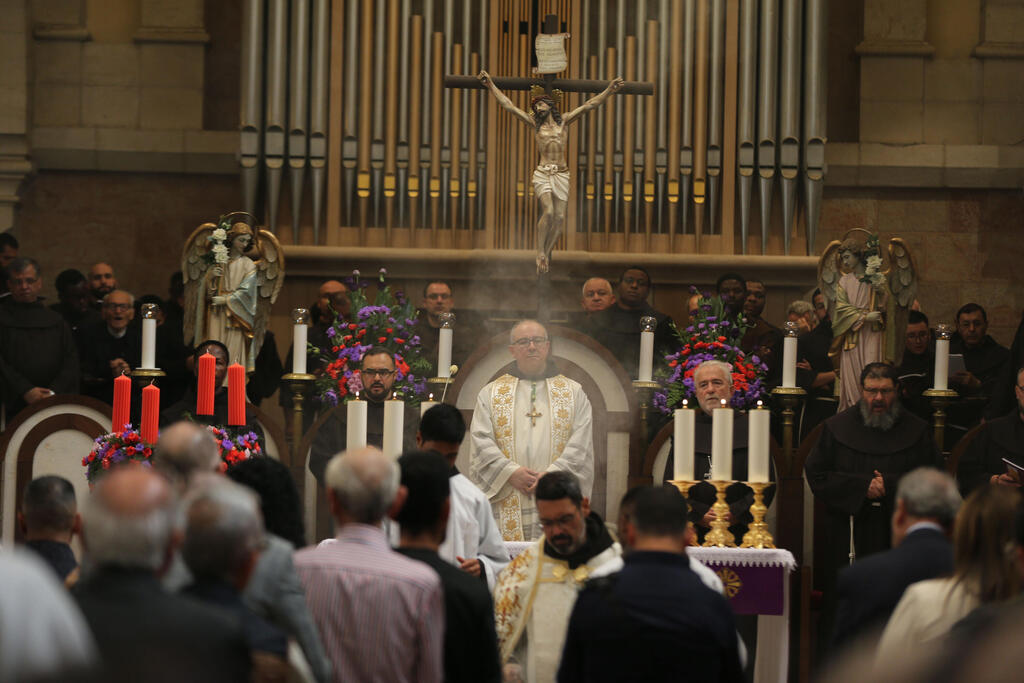 احتفالات اضاءة شجرة الميلاد في بيت لحم (فلاش 90) احتفالات اضاءة شجرة الميلاد في بيت لحم