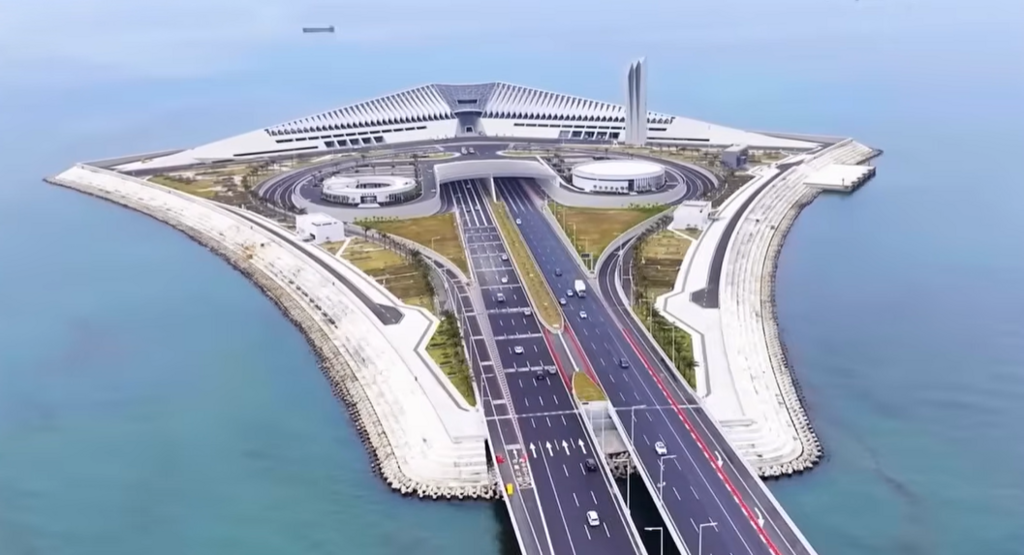 النرويج تبني أطول وأعمق نفق بحري للسيارات في العالم (صورة شاشة) النرويج تبني أطول وأعمق نفق بحري للسيارات في العالم