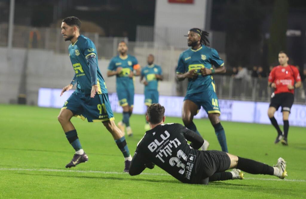 ديربي العرب بين أبناء الرينة واتحاد أبناء سخنين (راديو الناس) ديربي العرب بين أبناء الرينة واتحاد أبناء سخنين