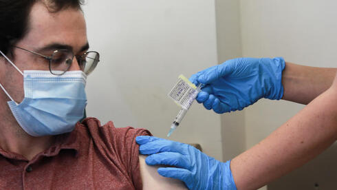 هل يكون لقاح الكورونا سببًا للوفاة حقًا؟ 