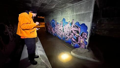 عمليات بحث واسعة في سدّ بيت زَيْت: مخاوف من فقدان خمسة أشخاص داخل مركبة "جيب" شوهدت تغرق في المياه