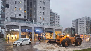  سيول جارفة وأضرار واسعة في الساحل والجنوب