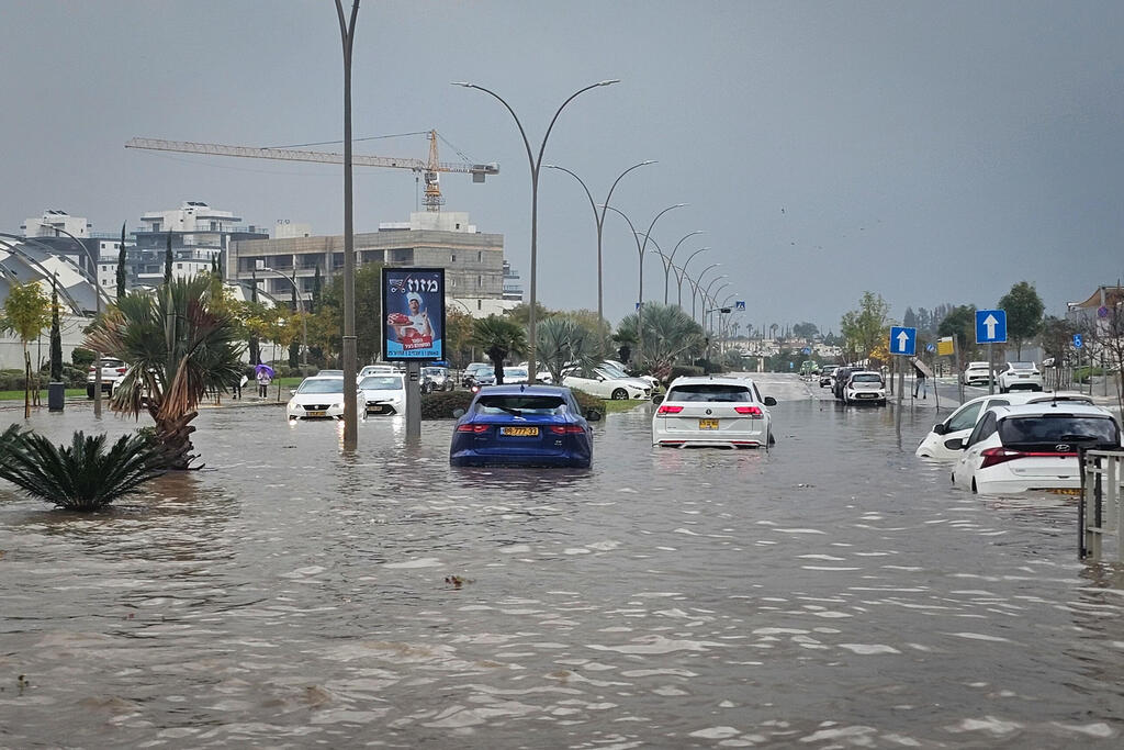 سيول جارفة وأضرار واسعة في الساحل والجنوب (Flash90) سيول جارفة وأضرار واسعة في الساحل والجنوب