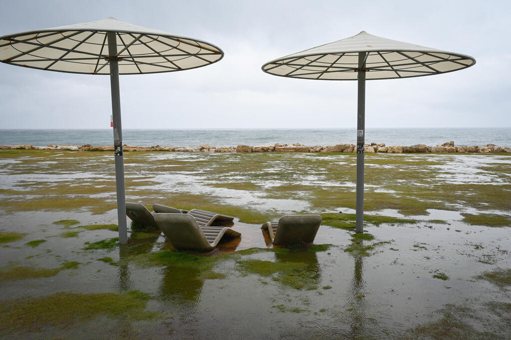 سيول جارفة وأضرار واسعة في الساحل والجنوب (Flash90) سيول جارفة وأضرار واسعة في الساحل والجنوب