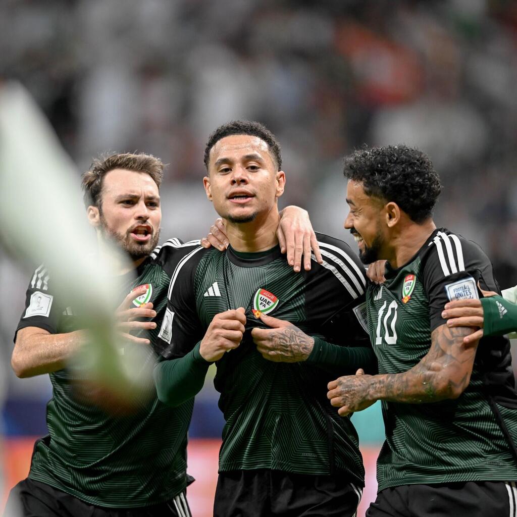 الإمارات تُسقط الجزائر بركلات الحسم وتضرب موعداً نارياً مع المغرب في نصف نهائي كأس العرب (الصفحة الرسمية للمنتخب) الإمارات تُسقط الجزائر بركلات الحسم وتضرب موعداً نارياً مع المغرب في نصف نهائي كأس العرب