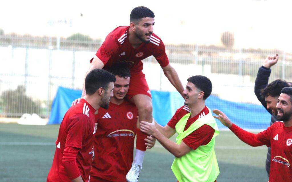 دالية الكرمل تُسقط هبوعيل جت بثلاثية نارية (راديو الناس) دالية الكرمل تُسقط هبوعيل جت بثلاثية نارية