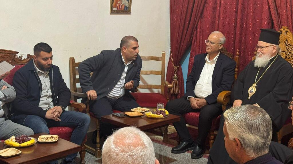 بسيم عصفور رئيس مجلس الطائفة الارثوذوكسية ورئيس اللجنة المعينة في الناصرة يعكوف افراتي