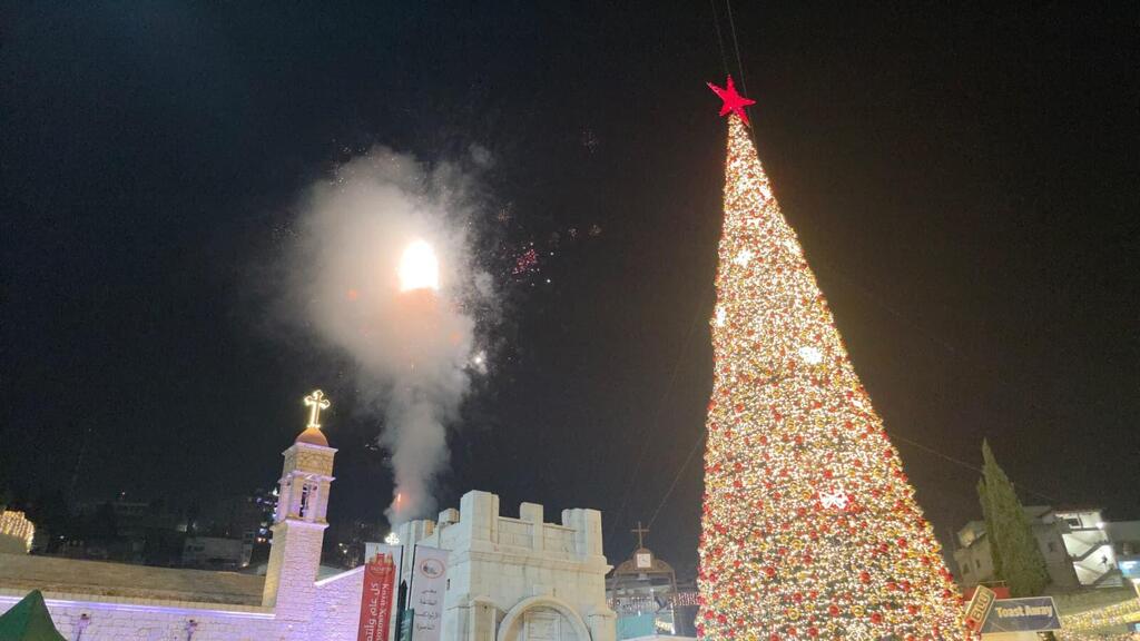 اضاءة شجرة الميلاد في الناصرة باحتفال مقتضب
