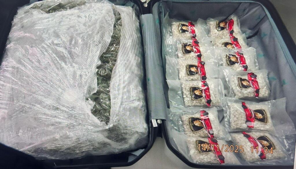 احباط محاولة تهريب آلاف حبوب الكبتاغون (تصوير: الشرطة) احباط محاولة تهريب آلاف حبوب الكبتاغون