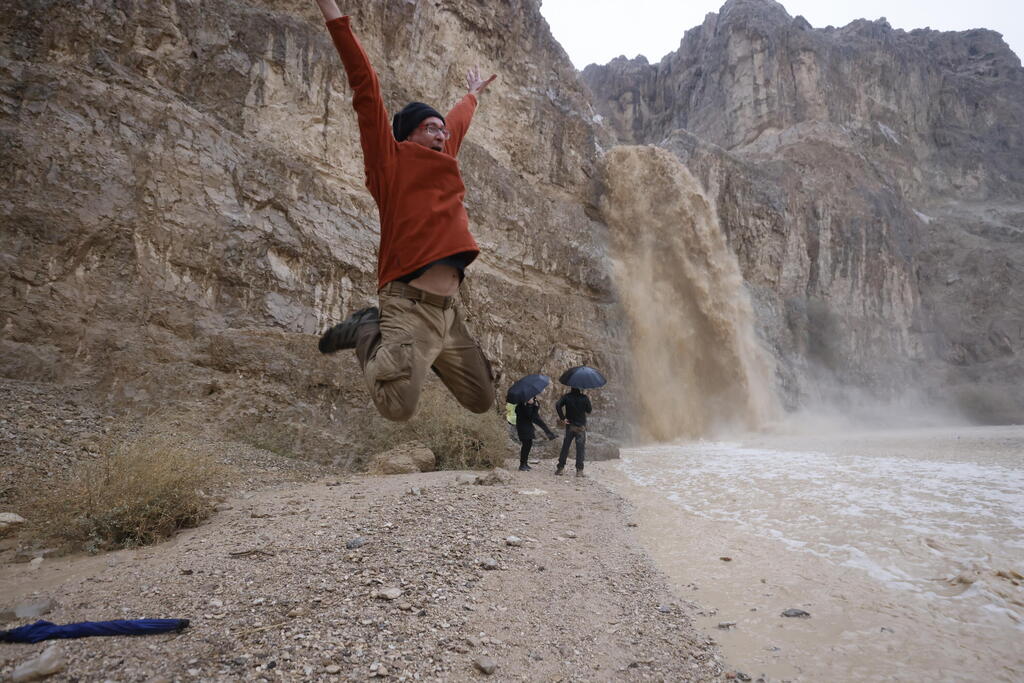سريان المياه في الوديان والأنهر يُنهي عامًا هو الأشد جفافًا منذ 100 عام (فلاش 90) سريان المياه في الوديان والأنهر يُنهي عامًا هو الأشد جفافًا منذ 100 عام