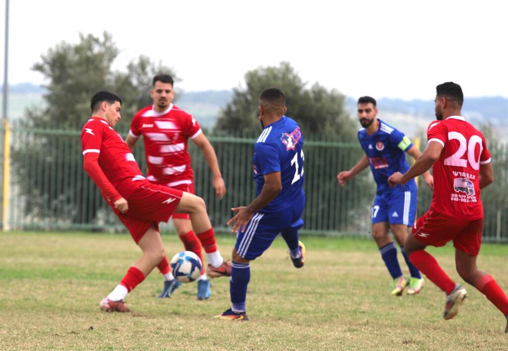 تعادل مثير بين عين السهلة وجسر الزرقاء يشعل صراع الصعود (راديو الناس) تعادل مثير بين عين السهلة وجسر الزرقاء يشعل صراع الصعود