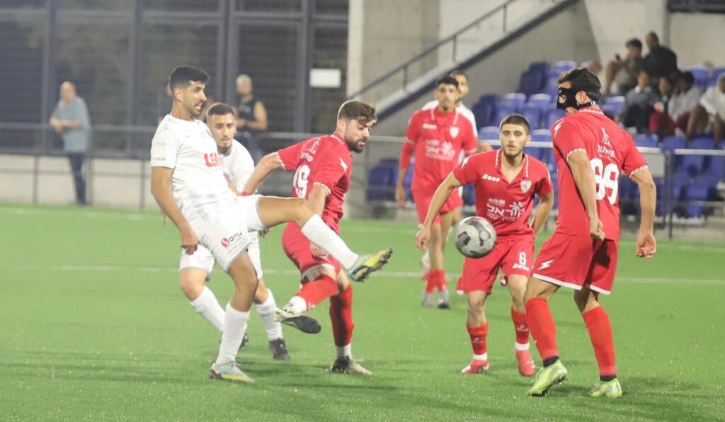 أرشيفية. من مباراة مصمص أمام طيرة الكرمل (راديو الناس) أرشيفية. من مباراة مصمص أمام طيرة الكرمل