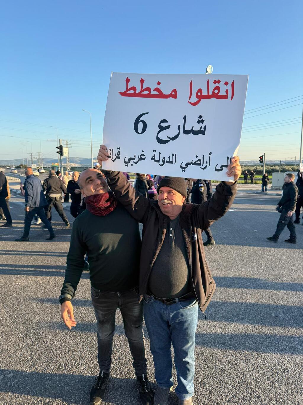 الجديدة المكر: احتجاجات وسدّ طرقات احتجاجا على مصادرة أراض لصالح شق شارع 6 (وفق البند 27 أ من قانون الحقوق الأدبية (2007)) الجديدة المكر: احتجاجات وسدّ طرقات احتجاجا على مصادرة أراض لصالح شق شارع 6