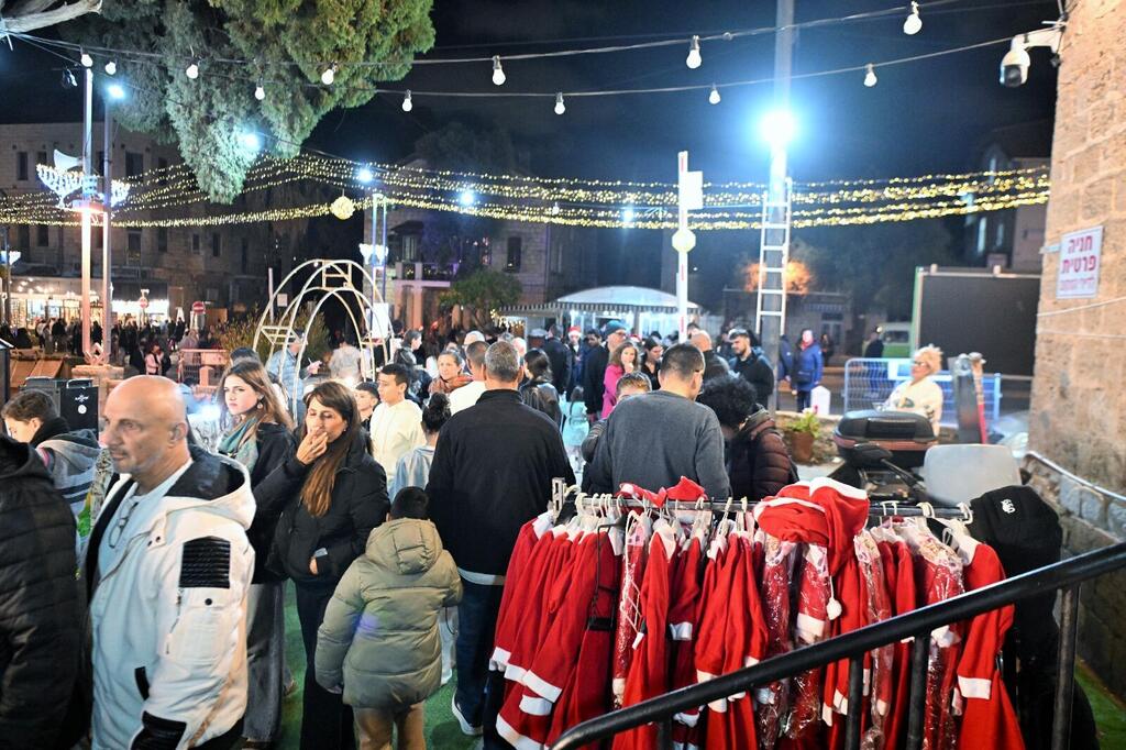 حيفا تتلألأ في موسم الأعياد (بلدية حيفا- ראובן כהן, דוברות עיריית חיפה) حيفا تتلألأ في موسم الأعياد