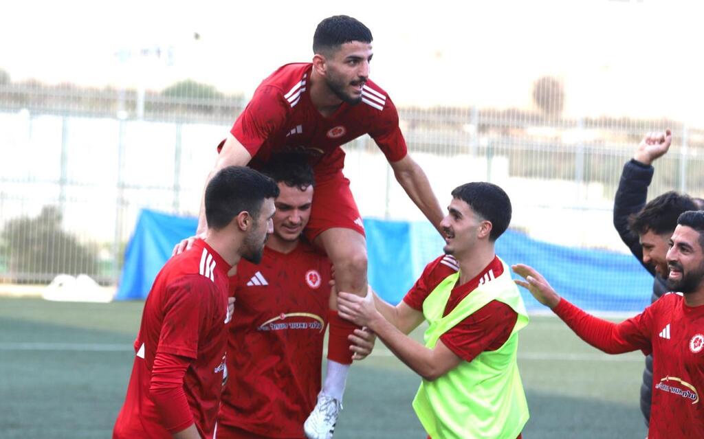 هبوعيل دالية الكرمل ينتزع الصدارة لأول مرة 