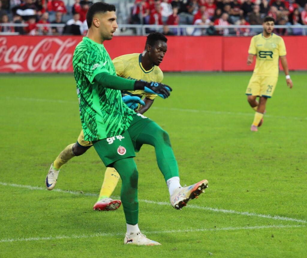 هبوعيل تل أبيب يعمّق جراح مكابي الرينة بثلاثية مثيرة (راديو الناس) هبوعيل تل أبيب يعمّق جراح مكابي الرينة بثلاثية مثيرة