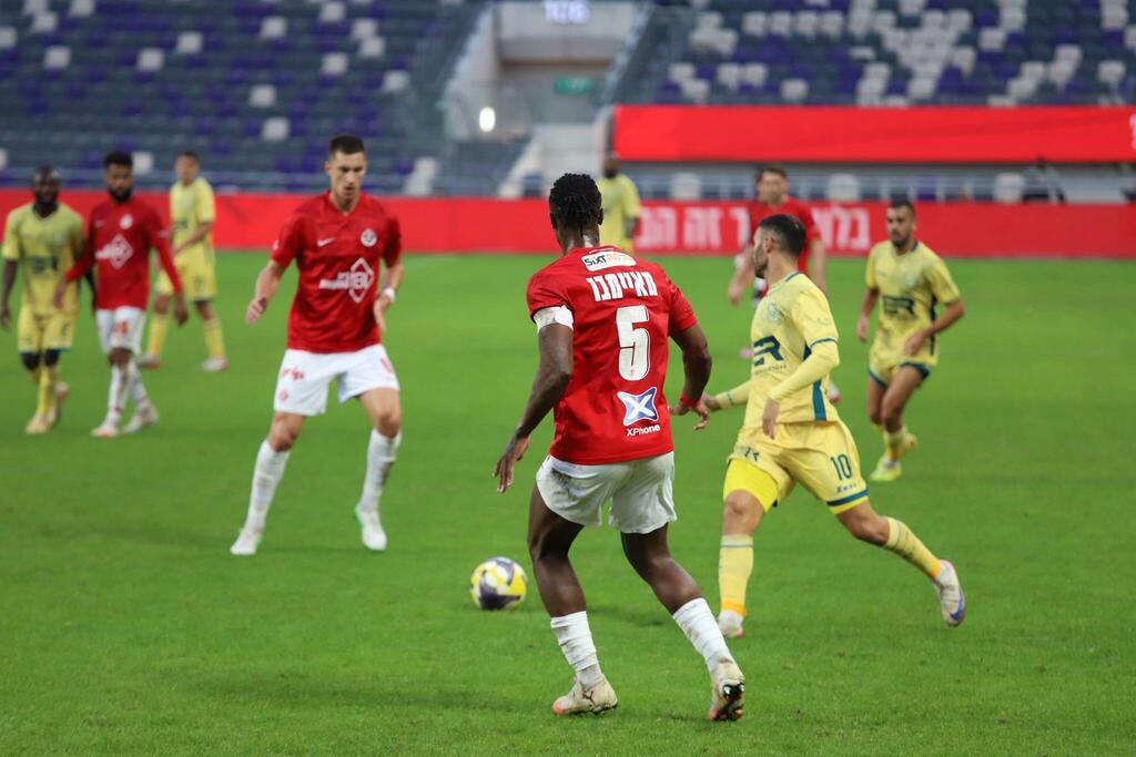 هبوعيل تل أبيب يعمّق جراح مكابي الرينة بثلاثية مثيرة (راديو الناس) هبوعيل تل أبيب يعمّق جراح مكابي الرينة بثلاثية مثيرة