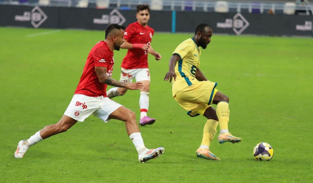 هبوعيل تل أبيب يعمّق جراح مكابي الرينة بثلاثية مثيرة (راديو الناس) هبوعيل تل أبيب يعمّق جراح مكابي الرينة بثلاثية مثيرة