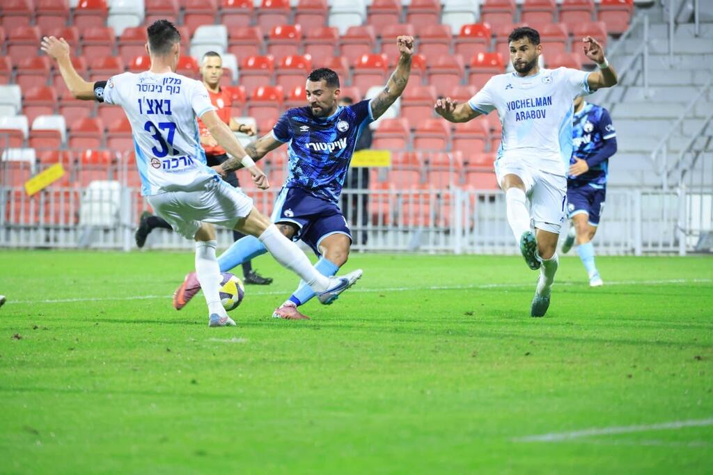 بلدي طبريا يُذلّ المتصدّر هبوعيل بئر السبع بثلاثية تاريخية (راديو الناس) بلدي طبريا يُذلّ المتصدّر هبوعيل بئر السبع بثلاثية تاريخية