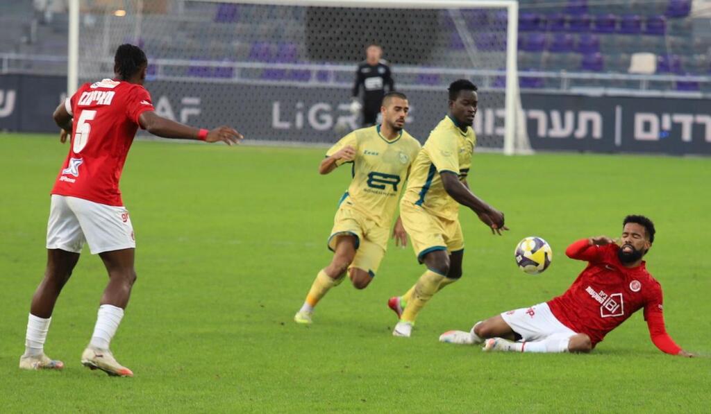 هبوعيل تل أبيب يعمّق جراح مكابي الرينة بثلاثية مثيرة (راديو الناس) هبوعيل تل أبيب يعمّق جراح مكابي الرينة بثلاثية مثيرة