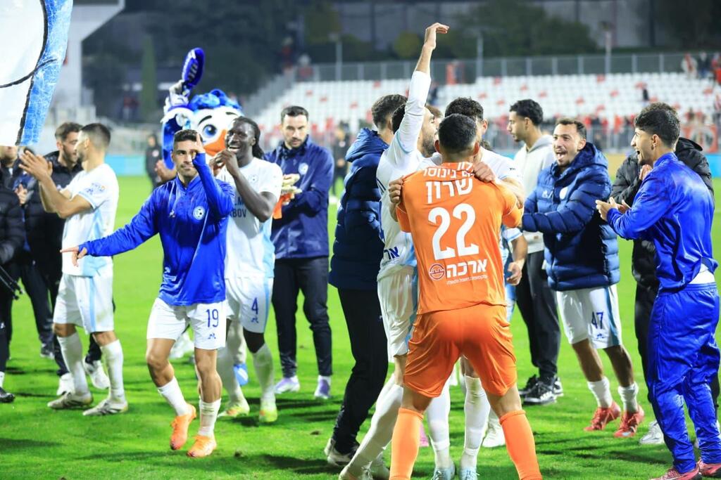 بلدي طبريا يُذلّ المتصدّر هبوعيل بئر السبع بثلاثية تاريخية (راديو الناس) بلدي طبريا يُذلّ المتصدّر هبوعيل بئر السبع بثلاثية تاريخية