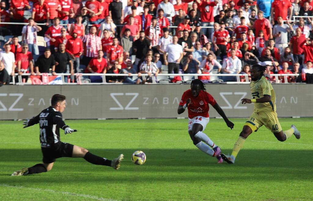 مكابي الرينة يواجه هبوعيل تل أبيب في مباراة مصيرية (راديو الناس) مكابي الرينة يواجه هبوعيل تل أبيب في مباراة مصيرية